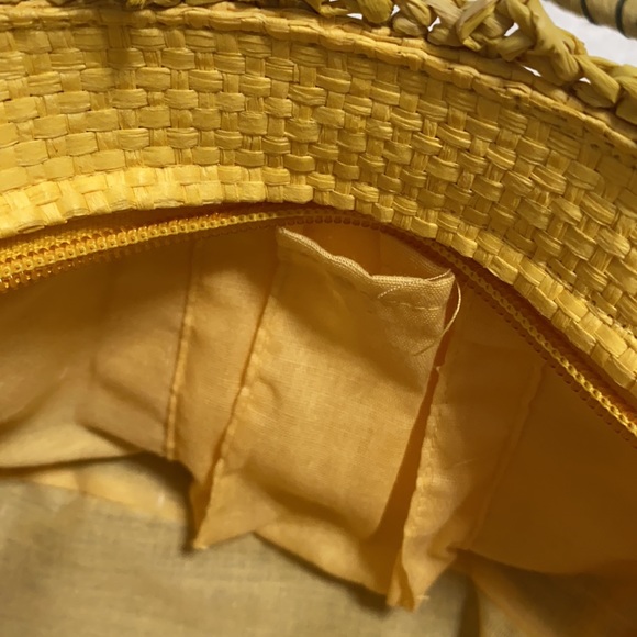 Small Yellow Raffia Bag, Zip Closure, 2 Inside Pockets & 1 with a Zip Closure - Picture 8 of 11